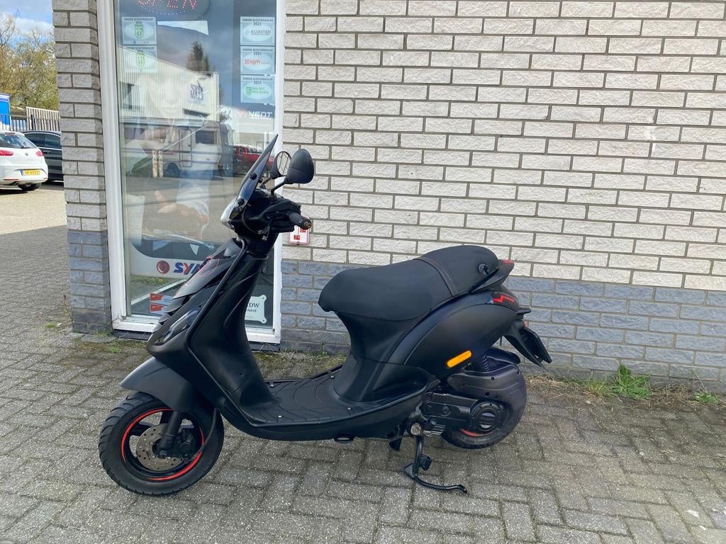 MOOIE PIAGGIO ZIP SP 45 4-TAKT MAT BLACK BROM BJ2019 9000KM, PIAGGIO, Onbekend, Onbekend, Piaggio