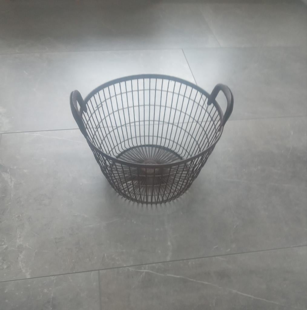 Oude metalen draadkorf/mand, Ophalen, Overige materialen, Gebruikt, Mand