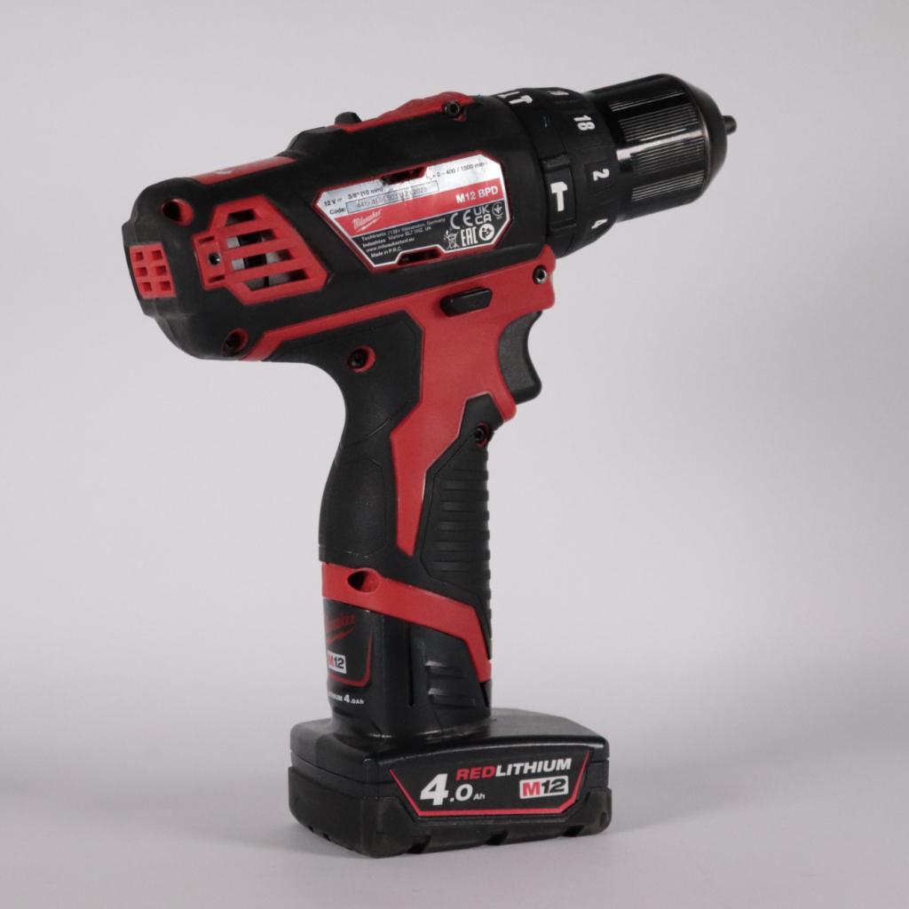 MilwaukeeM12 BPD met accu 4.0 M12  - gebruikt, Milwaukee, Gebruikt, Support@milwaukee.com, Milwaukee Electric Tool Corporation, 13135 W. 
Lisbon Road, Brookfield, WI 53005
USA