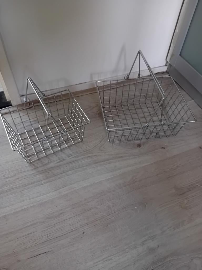 2 metalen winkelmandjes, Overige materialen, Gebruikt, Mand, Ophalen of Verzenden