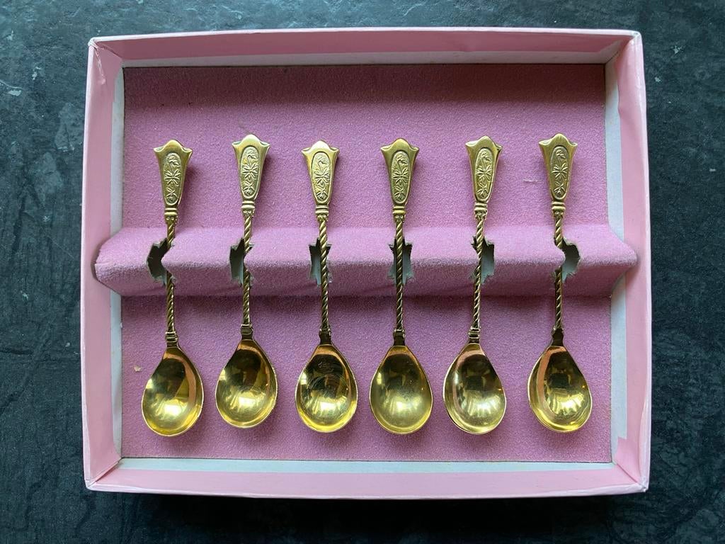 6 vergulde mokkalepeltjes/likeurlepeltjes van Pako Rhenen, Antiek en Kunst, Antiek | Bestek, Ophalen of Verzenden