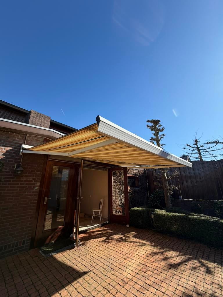 Elektrisch zonnescherm 395 x 300 cm – Werkt perfect, Tuin en Terras, Overkappingen, Ophalen, Gebruikt, Overige typen