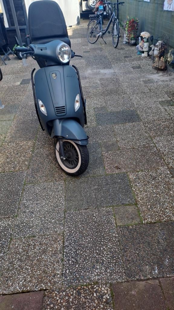 BTC Riva Scooter uit 2017 - Goed onderhouden, Fietsen en Brommers, Ophalen