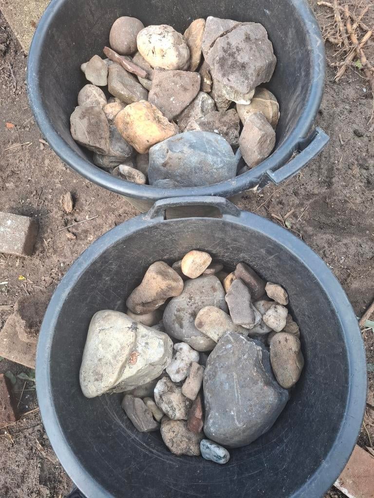 2 bakken met keien stenen. Rotstuin Vijver GRATIS zonder bak, Tuin en Terras, Ophalen