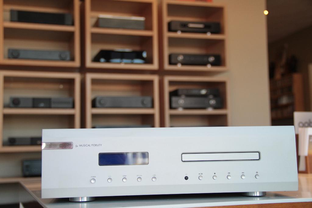 Musical Fidelity Cd Speler Zilver, Overige merken, Mail, Ophalen of Verzenden, Zo goed als nieuw