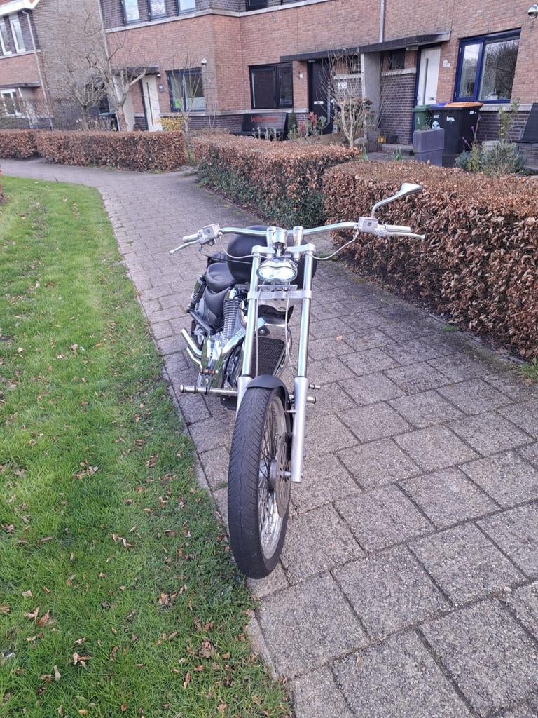 Uniek verbouwde suzuki intruder vs 750