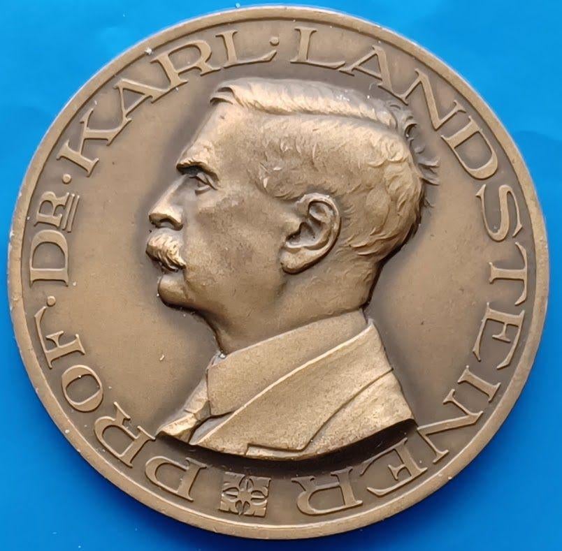 Penning Ned. Roode Kruis, Prof.Dr. Karl Landsteiner - 1939, Postzegels en Munten, Penningen en Medailles, Verzenden, Brons, Nederland