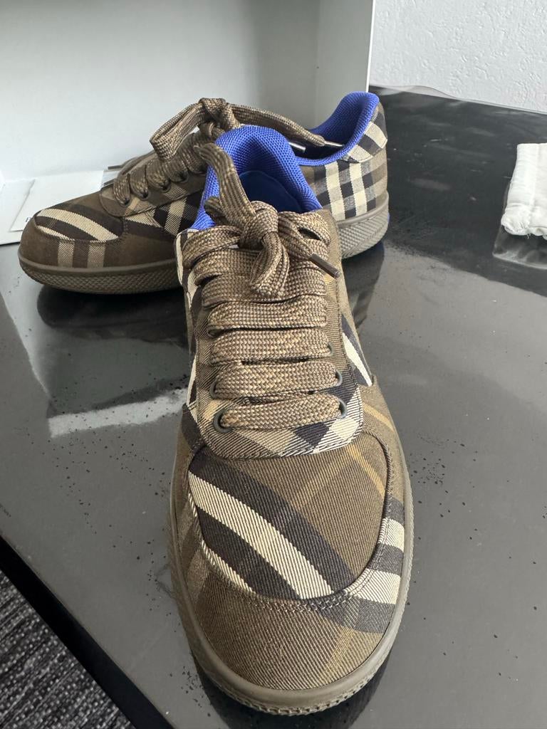 Burberry Sneakers, Kleding | Dames, Schoenen, Zo goed als nieuw, Sneakers of Gympen, Bruin, Ophalen of Verzenden