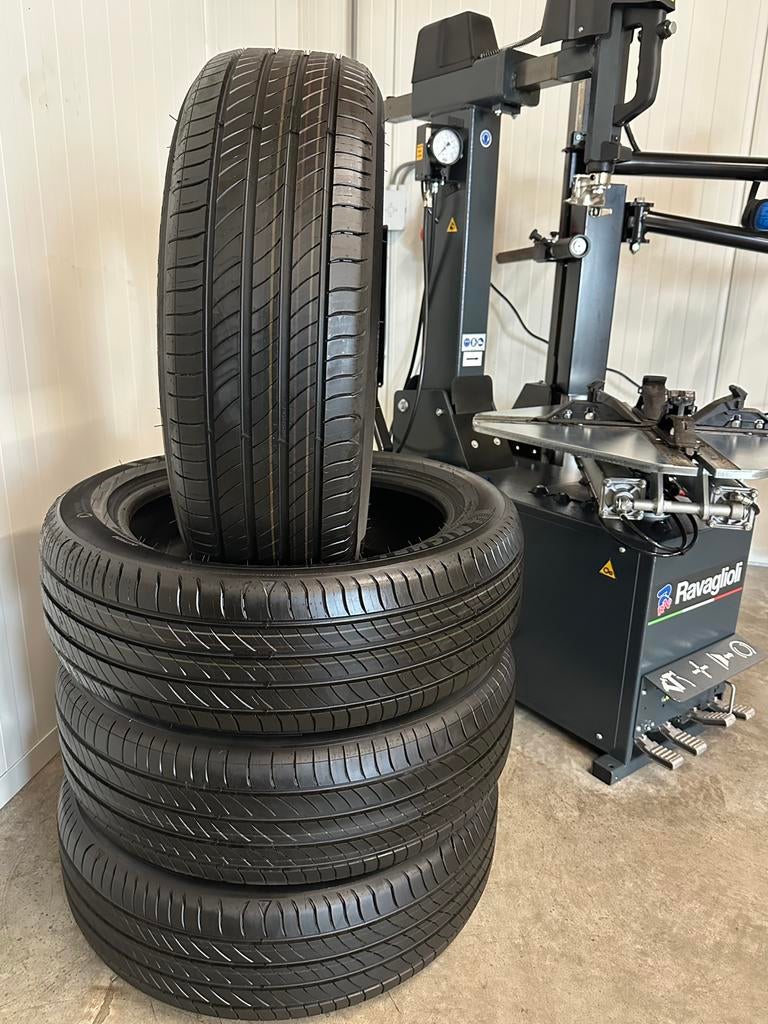 4 Stuks Michelin 205 55 19 Zomerbanden Inclusief Montage, Auto-onderdelen, Banden en Velgen, Band(en), Zomerbanden, 19 inch, 205 mm