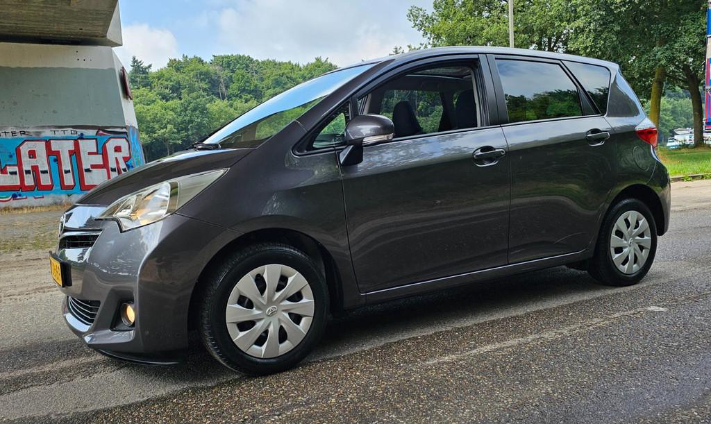 Toyota Verso-S 1.3 VVT-i NL Auto ! 1e Eig ! Panoramadak !, Voorwielaandrijving, Euro 5, Gebruikt, 4 cilinders