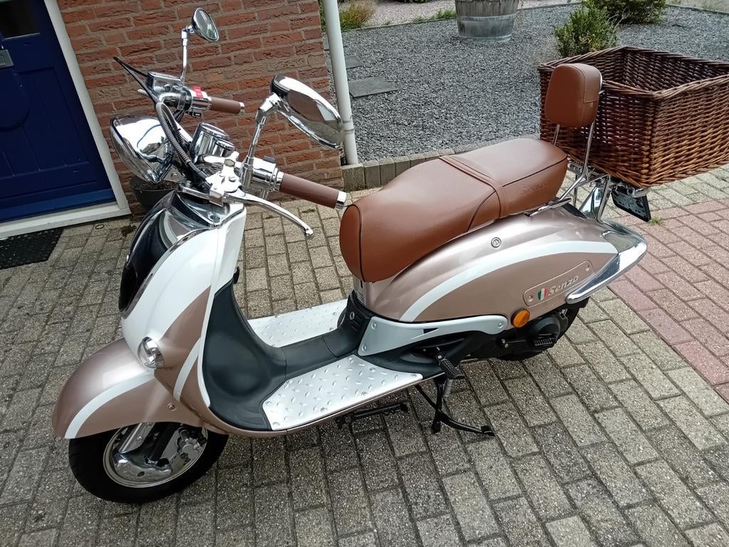 Te koop scooter, Fietsen en Brommers, Scooters | Kymco, Ophalen, Overige modellen, Maximaal 45 km/u, Zo goed als nieuw