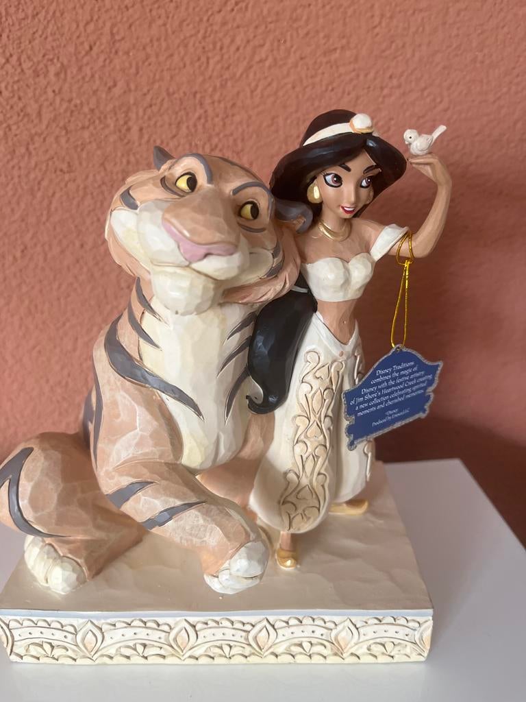 Disney Traditions beeldje Jasmine en Rajah met doos, Ophalen of Verzenden, Overige figuren, Zo goed als nieuw, Beeldje of Figuurtje