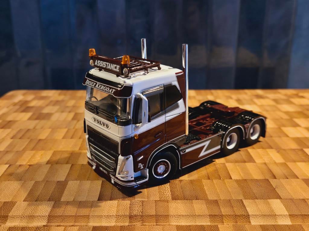 Tekno Volvo FH05 (FH16 750) Kergoat, Hobby en Vrije tijd, Modelauto's | 1:50, Ophalen of Verzenden, Zo goed als nieuw, Bus of Vrachtwagen