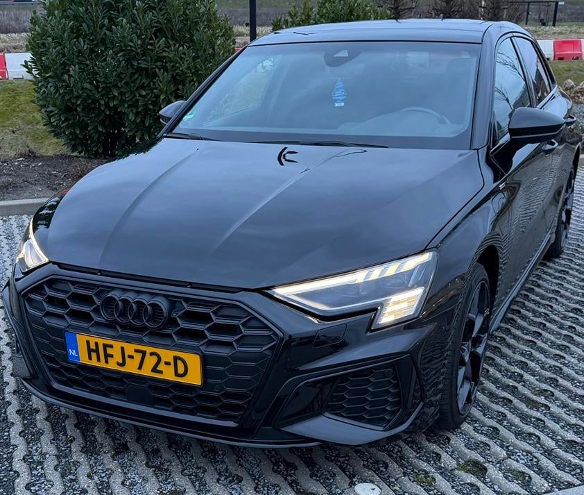 Audi A3 Sportback 45 TFSI e S-Line Mythos Zwart Metallic, Auto's, Audi, Euro 6, 4 cilinders, 1395 cc, Grijs