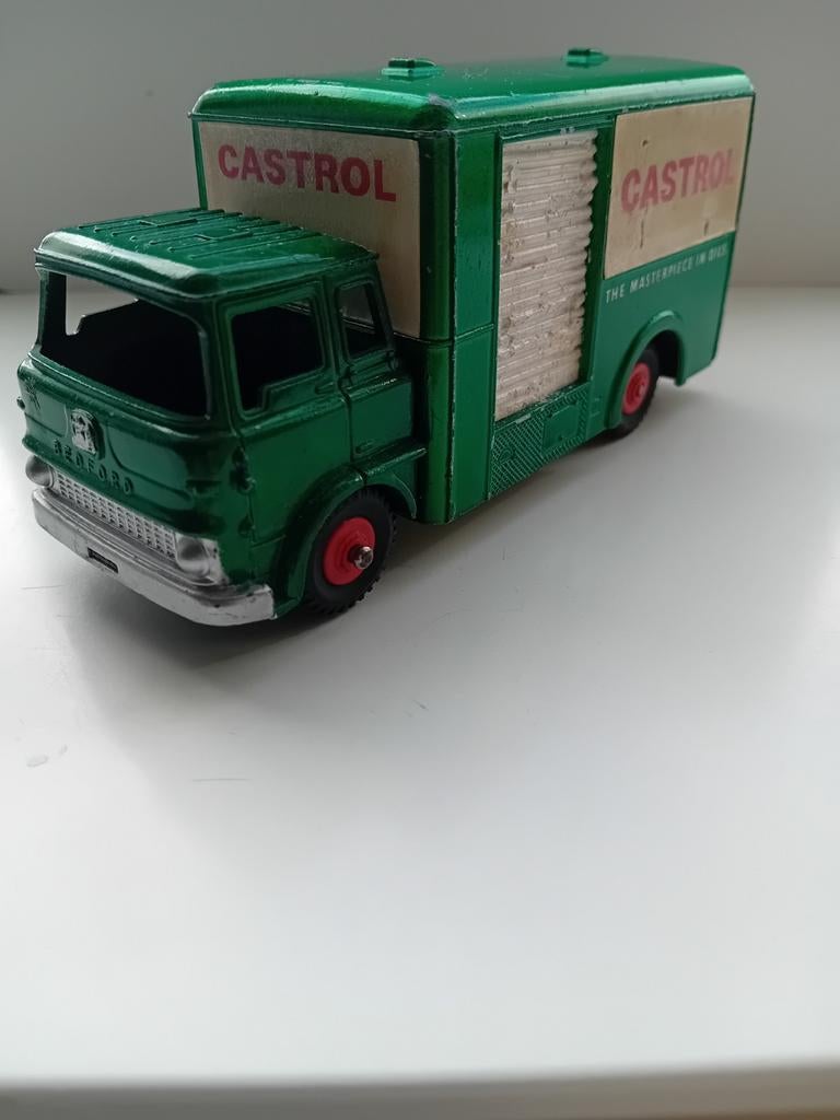 Dinky toys Bedford TK Castrol., Hobby en Vrije tijd, Ophalen of Verzenden, Gebruikt, Auto, Dinky Toys