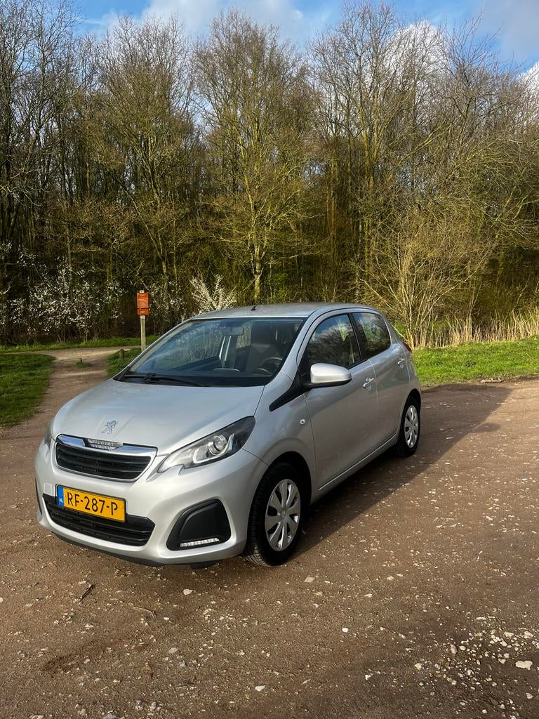 Peugeot 108 1.0 12V, Auto's, Peugeot, Benzine, A, Hatchback, Handgeschakeld, Geïmporteerd, Zilver of Grijs, Voorwielaandrijving