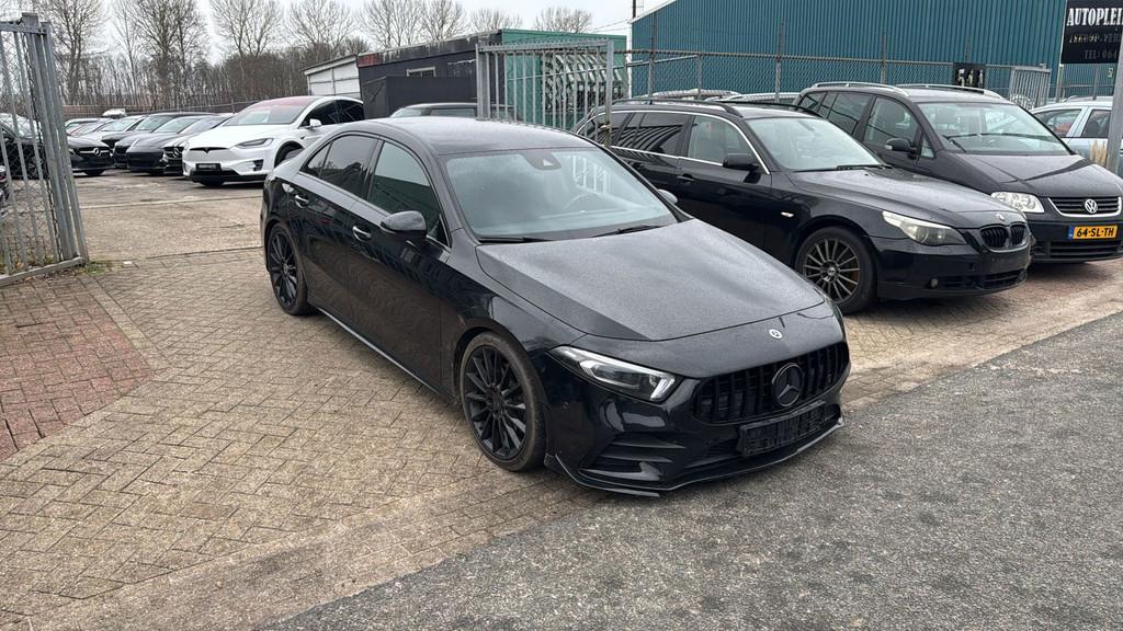 Mercedes-Benz A-klasse 220 4MATIC Premium Plus-TURBO SCHADE!, Automaat, 15 km/l, Euro 6, Zwart