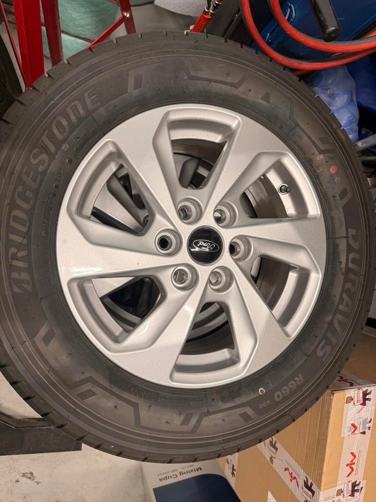 Nieuwe velgen + banden Ford Transit Custom 2024+ (zonder TPM, Auto-onderdelen, Banden en Velgen, Ophalen, 16 inch, Banden en Velgen