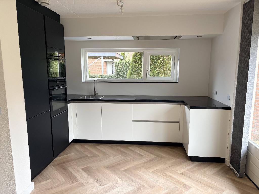 Moderne keuken z.g.a.n., Ophalen, Wit, Hoekkeuken, Zo goed als nieuw