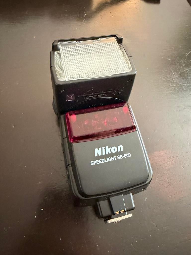 Nikon Speedlight SB-600 Flitser, Audio, Tv en Foto, Fotografie | Flitsers, Ophalen of Verzenden, Gebruikt, Nikon, Kantelbaar