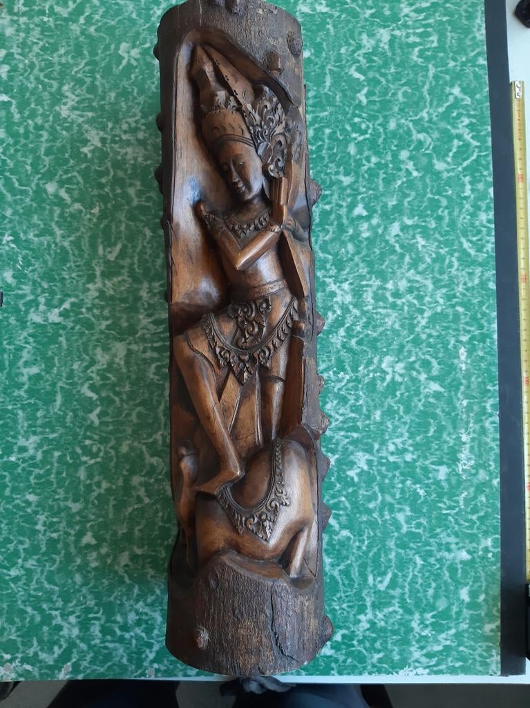 Indonesië Balinees houtsnijwerk een vrouwelijk godin., Houtsnijwerk, Ophalen of Verzenden, Handgemaakt, 20 - 50 cm