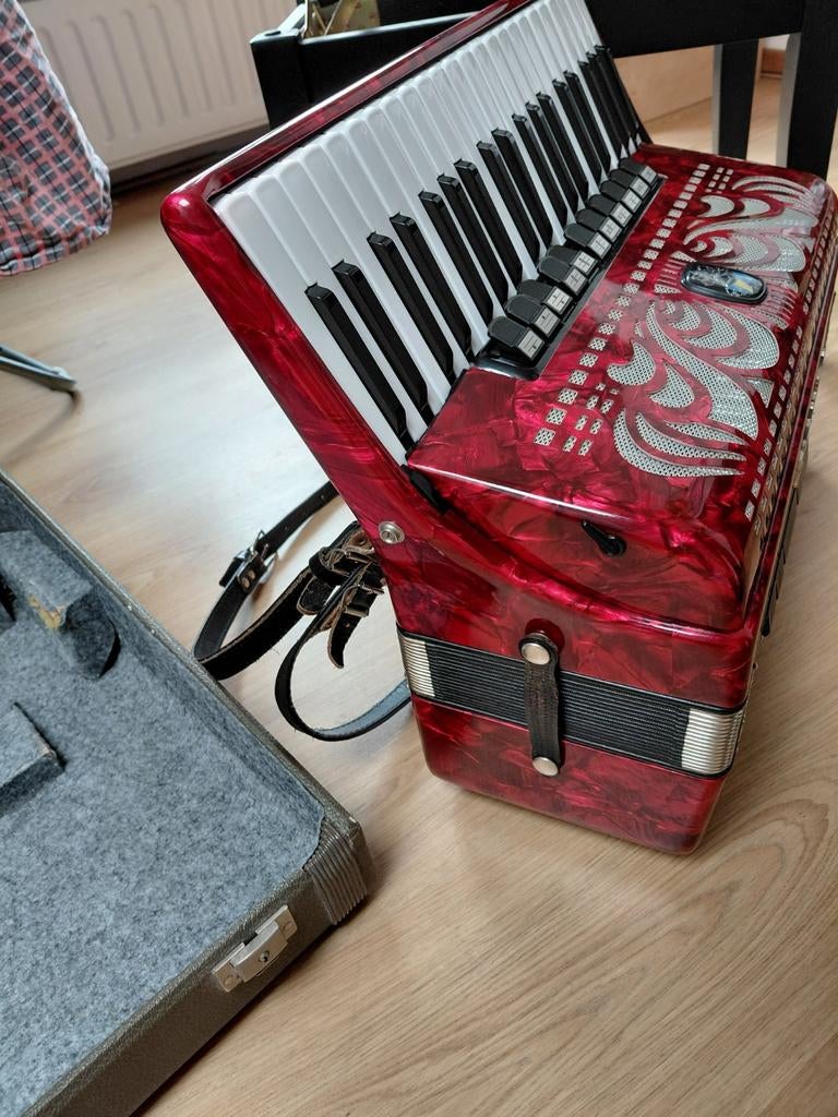 Weltmeister Caprice Accordeon 120 bas, 4-korig, gestemd, Muziek en Instrumenten, Gebruikt, 120-bas, Weltmeister, Toetsaccordeon
