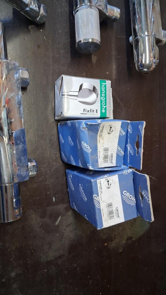 Hansgrohe Fixfit E en Grohe s-koppelingen afsluitbaar, Ophalen of Verzenden