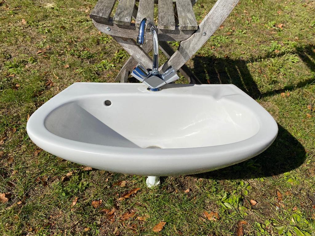 Wastafel met kraan Alföldi, Ophalen, Gebruikt, Wastafel