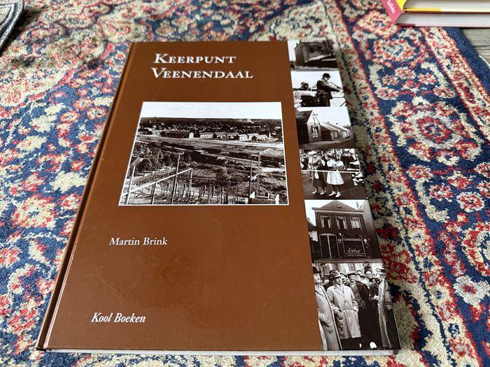 Keerpunt Veenendaal. Martin Brink., 20e eeuw of later, Ophalen of Verzenden, Zo goed als nieuw, Marten Brink.