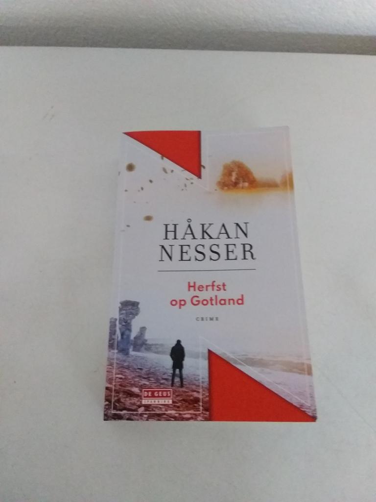 Håkan Nesser - Herfst op Gotland, Boeken, Ophalen of Verzenden, Zo goed als nieuw, Håkan Nesser