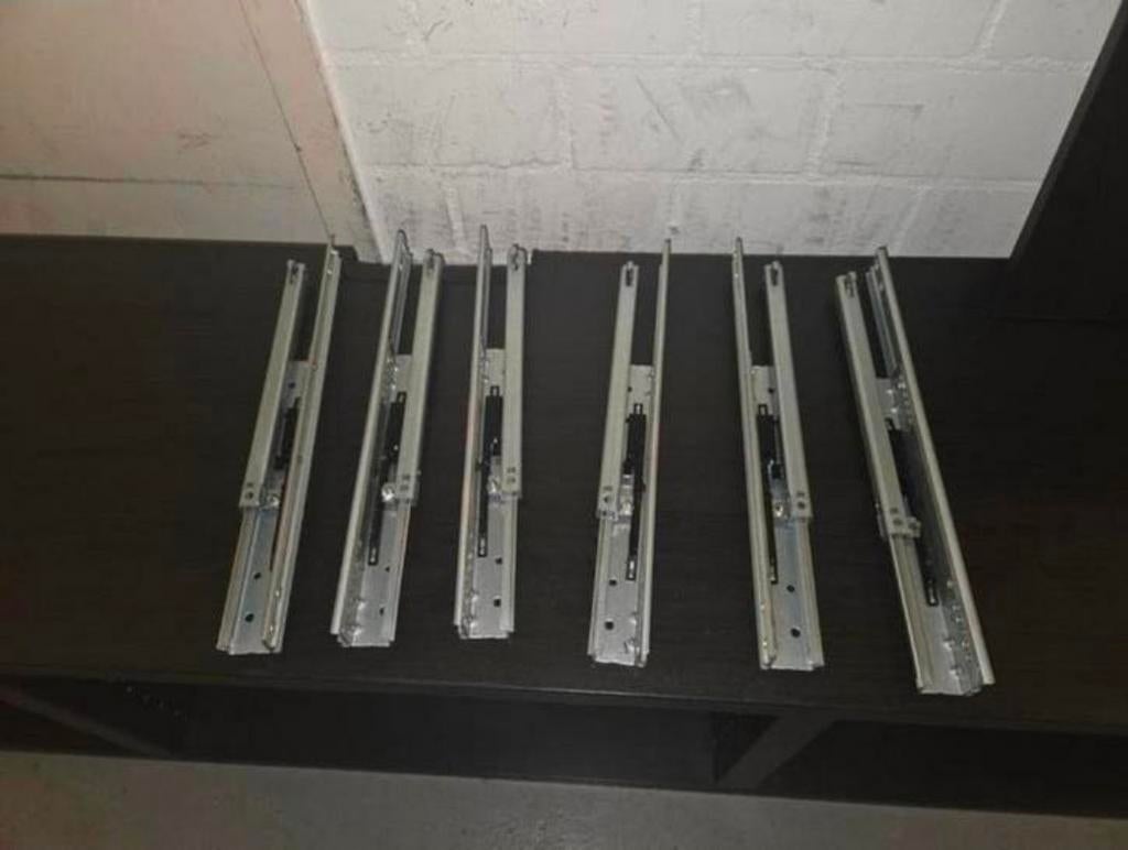 Ikea Besta Laderail met Druk-en-Open, Ophalen