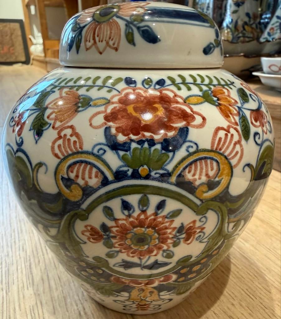 Prachtige Makkum dekselpot met bloemmotief, Antiek en Kunst, Antiek | Keramiek en Aardewerk, Ophalen of Verzenden