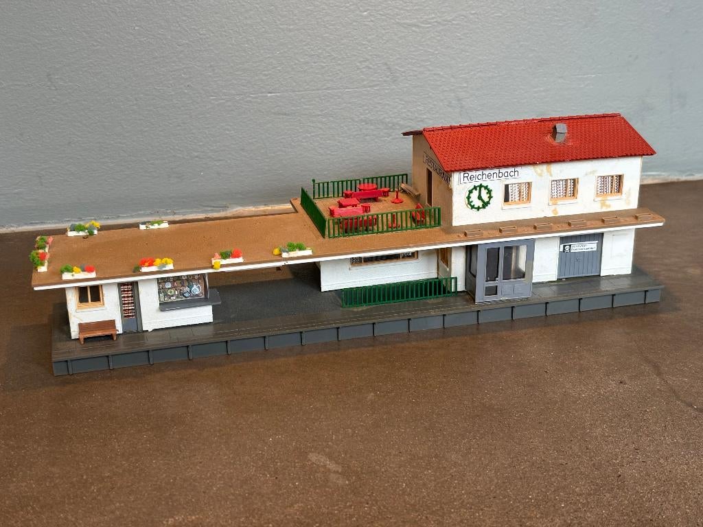 Pola 651 station Reichenbach schaal H0, Hobby en Vrije tijd, Modeltreinen | H0, Gebruikt, Brug, Tunnel of Gebouw, Gelijkstroom of Wisselstroom