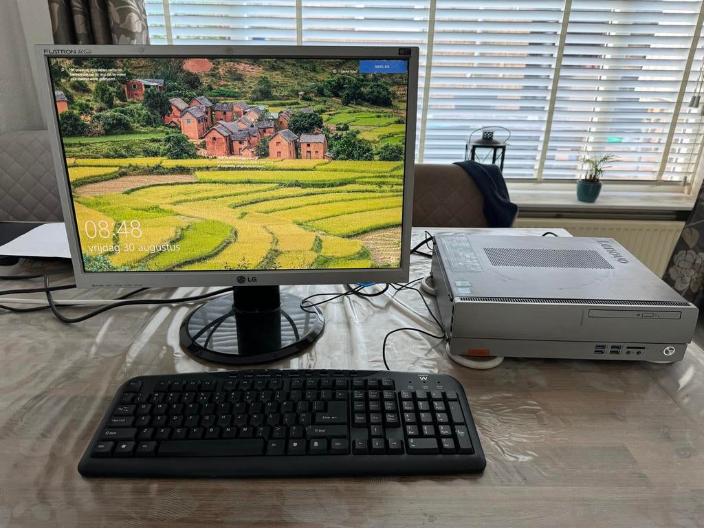 Lenovo PC + LG Monitor - i5, 8GB RAM, 128GB SSD + 1TB HDD, Computers en Software, Desktop Pc's, Ophalen, Gebruikt, Met monitor