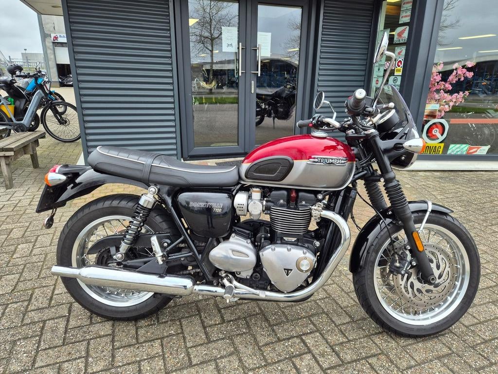 TRIUMPH BONNEVILLE T 120 (bj 2021) 41,498 km