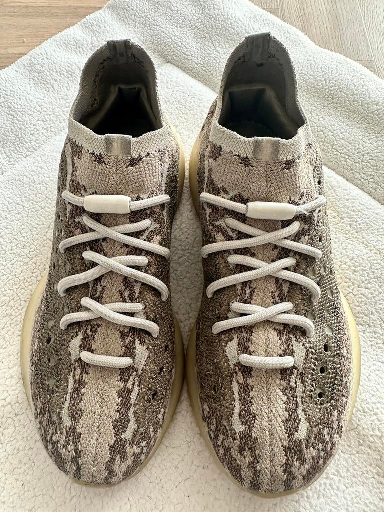 Originele yeezy’s BIEDEN, Ophalen of Verzenden, Zo goed als nieuw, Meisje, Schoenen