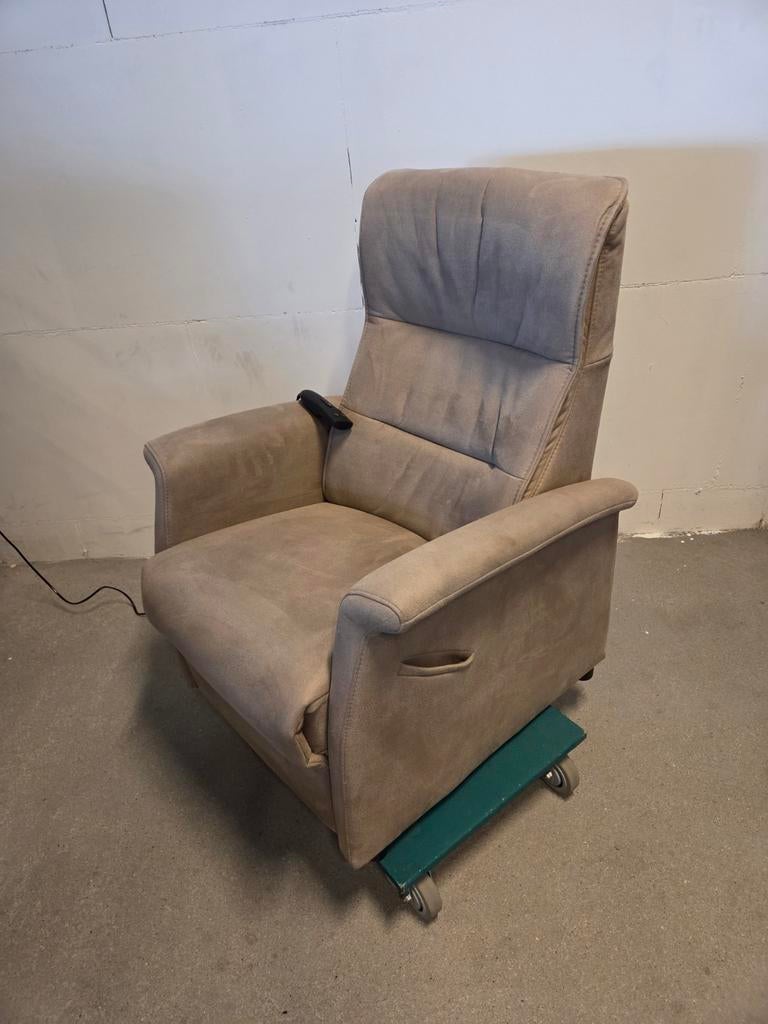 Opsta stoel / sta op stoel beige, Ophalen, Minder dan 75 cm, 50 tot 75 cm