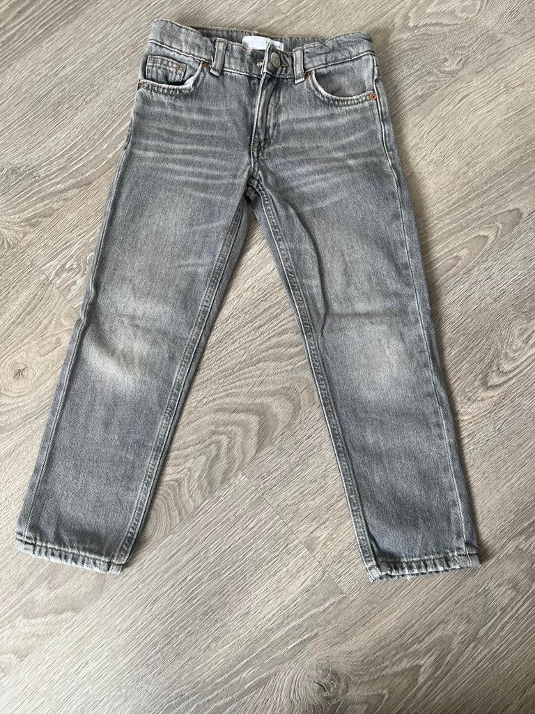 Jeans grijs mt 116 Zara NIEUW, Ophalen of Verzenden, Zo goed als nieuw, Jongen of Meisje, Broek