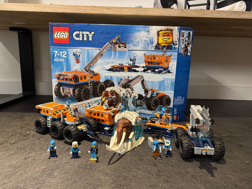 Lego 60195 City Mobiele onderzoeksbasis (Compleet met Doos), Ophalen of Verzenden, Zo goed als nieuw