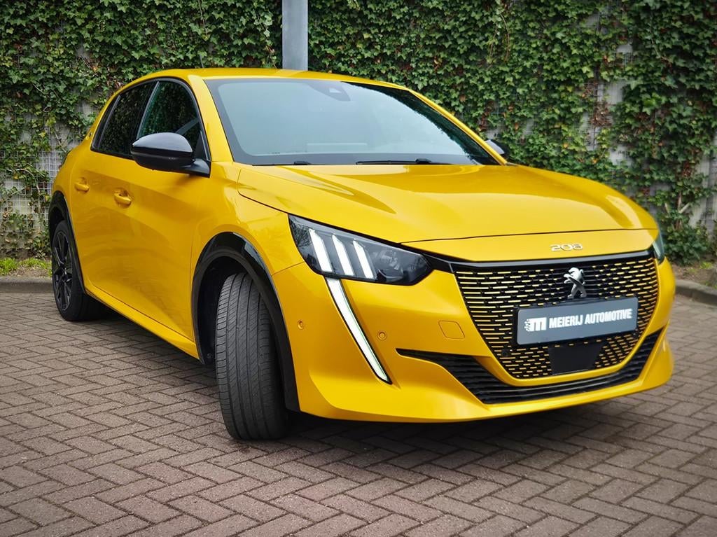 Peugeot E-208 EV GT 350 50 kWh SOH 100%! | ACC | CAM | Stoel, Gebruikt, Overige kleuren, Leder en Stof, Stoelverwarming