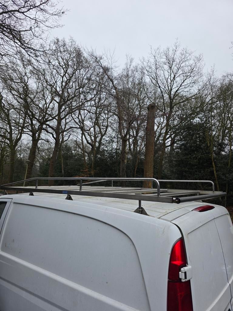 Mercedes vito inperiaal rvs met rol equinox, Ophalen