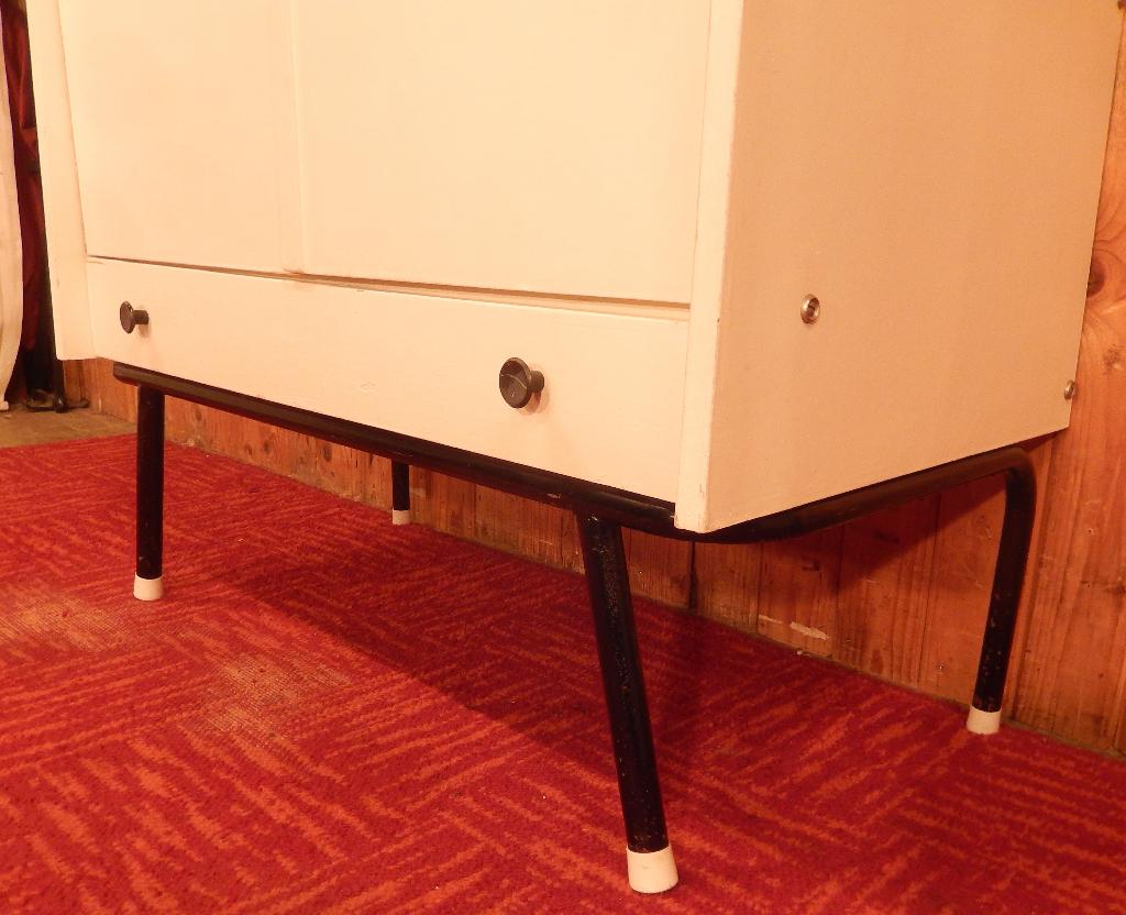 Bauhaus dressoir commode Ladenkast Retro buisframe meubel, Ophalen, Gebruikt, Sixties, zeventies, vintage, Mid-century, flower power, Hippie