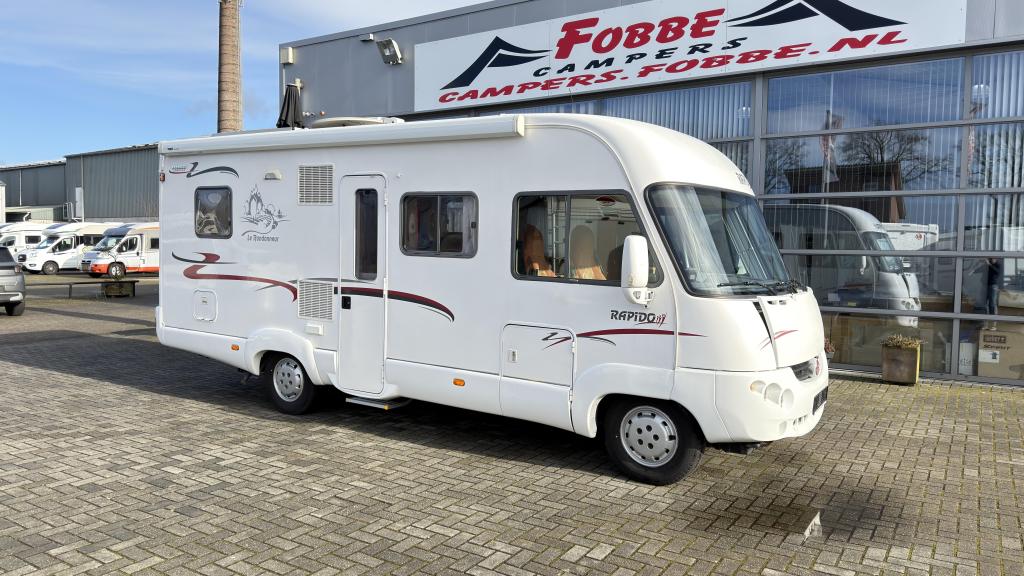 Mooi Met Fransbed De Rapido Le Randonneur 986F '2006 84dkm, Caravans en Kamperen, Campers, Integraal, Ringverwarming, Reservewiel