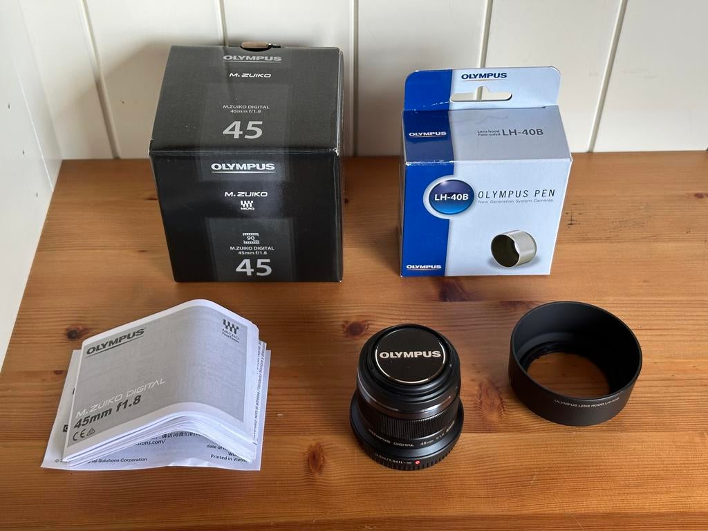 Olympus M.Zuiko Digital 45mm F1.8 lens + originele zonnekap, Audio, Tv en Foto, Fotografie | Lenzen en Objectieven, Ophalen of Verzenden