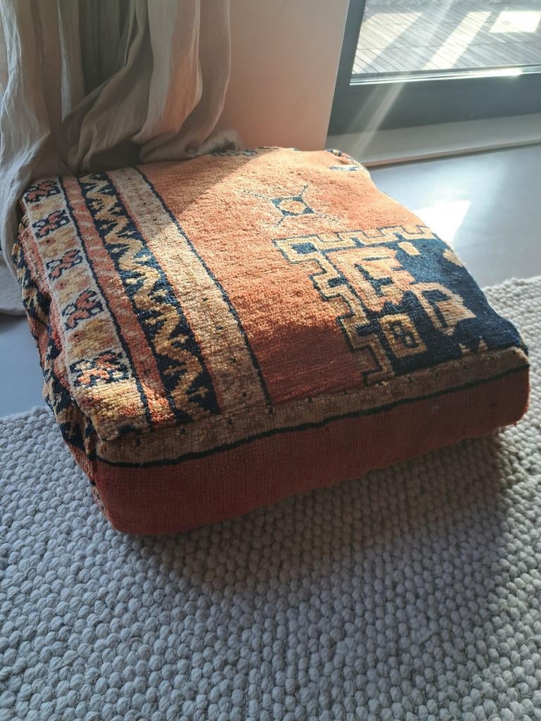 Berber poef uit Marokko, Huis en Inrichting, Banken | Voetenbanken en Poefen, Ophalen of Verzenden, Minder dan 50 cm