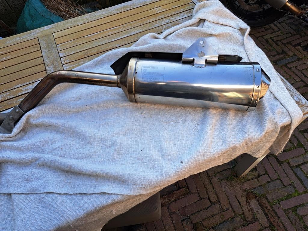 Originele uitlaat Triumph Tiger 1050, Ophalen