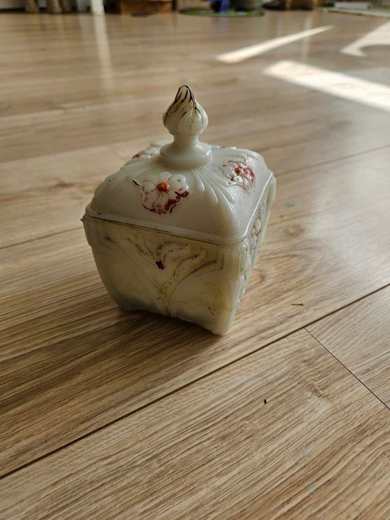 Opaline pot / schaaltje, Antiek en Kunst, Curiosa en Brocante, Ophalen of Verzenden