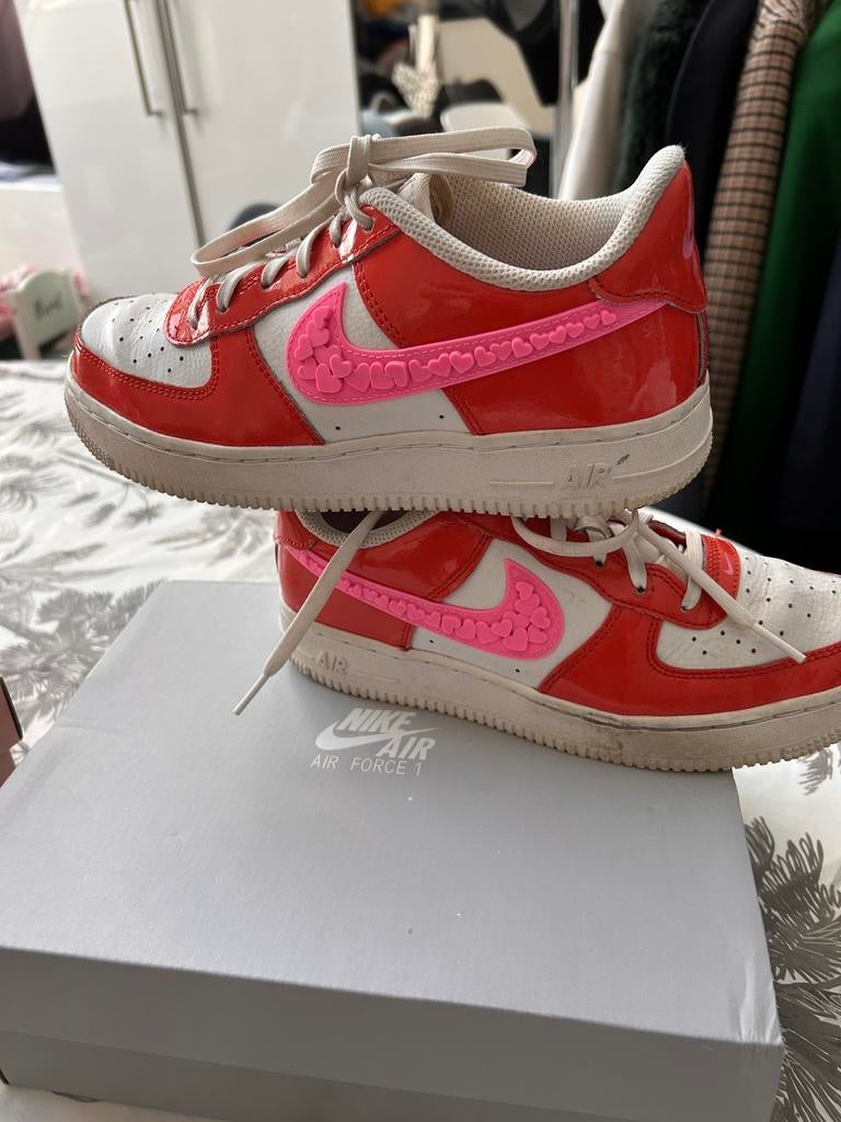 Sneakers Air force one Valentine limited edition 37.5, Ophalen of Verzenden, Sneakers of Gympen, Roze, Gedragen