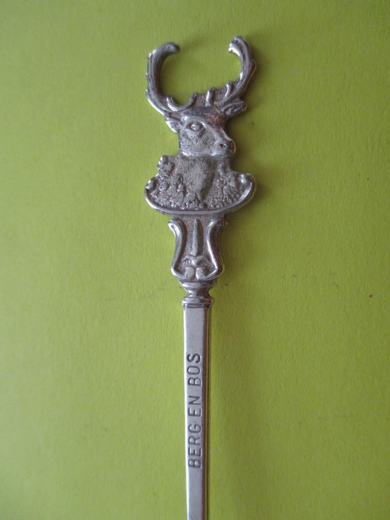 Lepeltje Berg en Bos , hert, Verzenden, Gebruikt