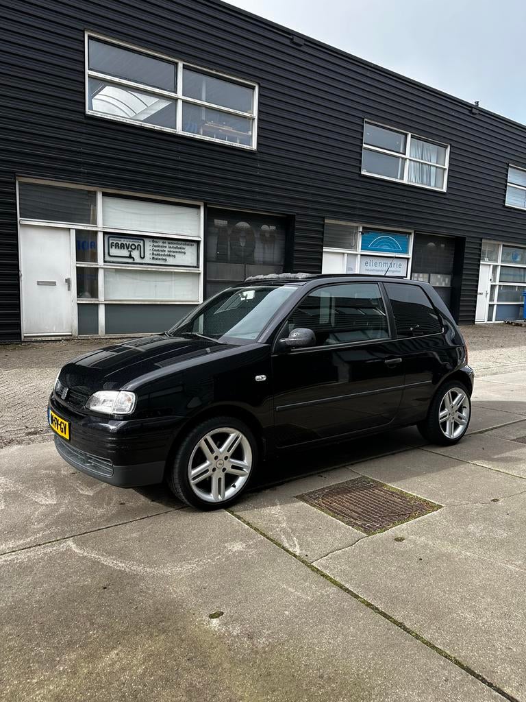 Seat Arosa 1.0 37KW 2000 Zwart, Auto's, Seat, 450 kg, 4 stoelen, Origineel Nederlands, Handgeschakeld